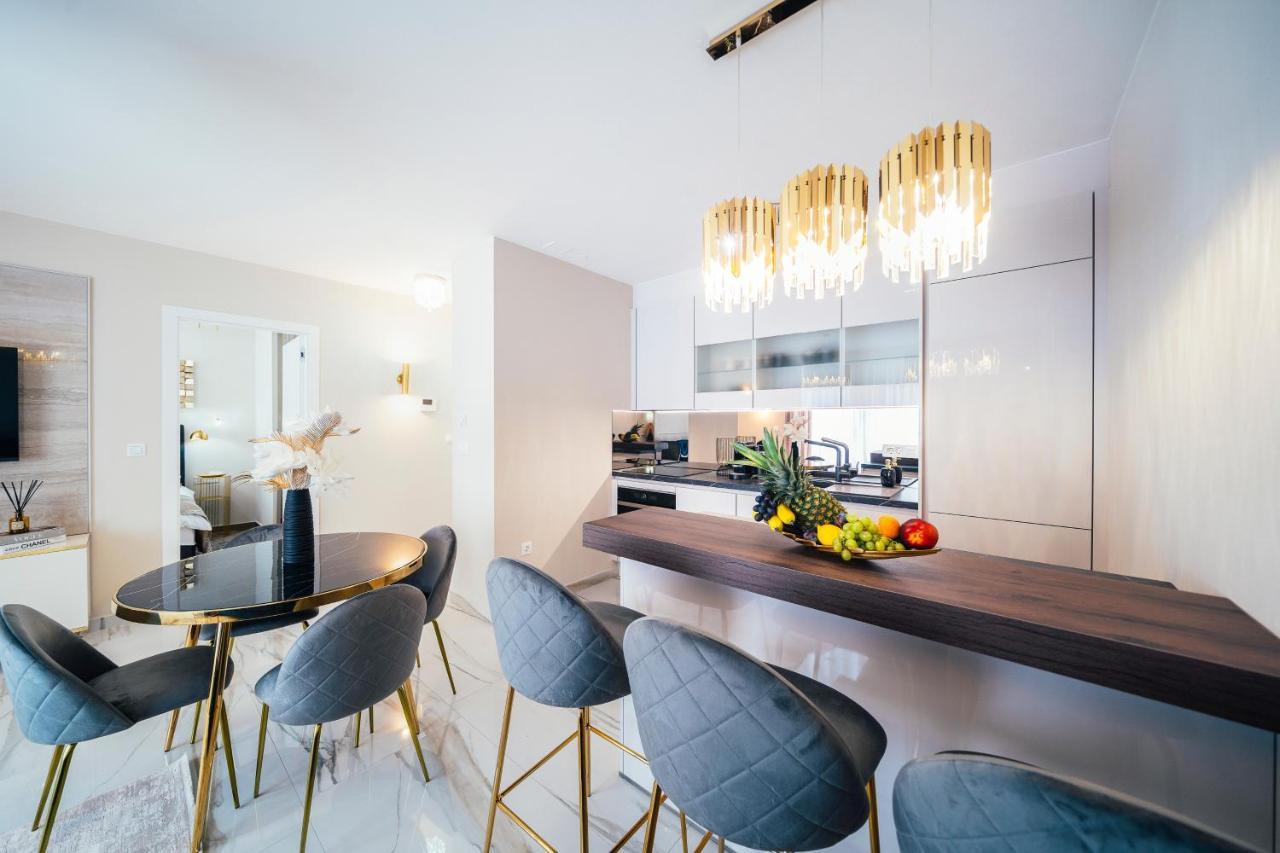 Apartment Rixos Zadar Private Parking Garage Bagian luar foto