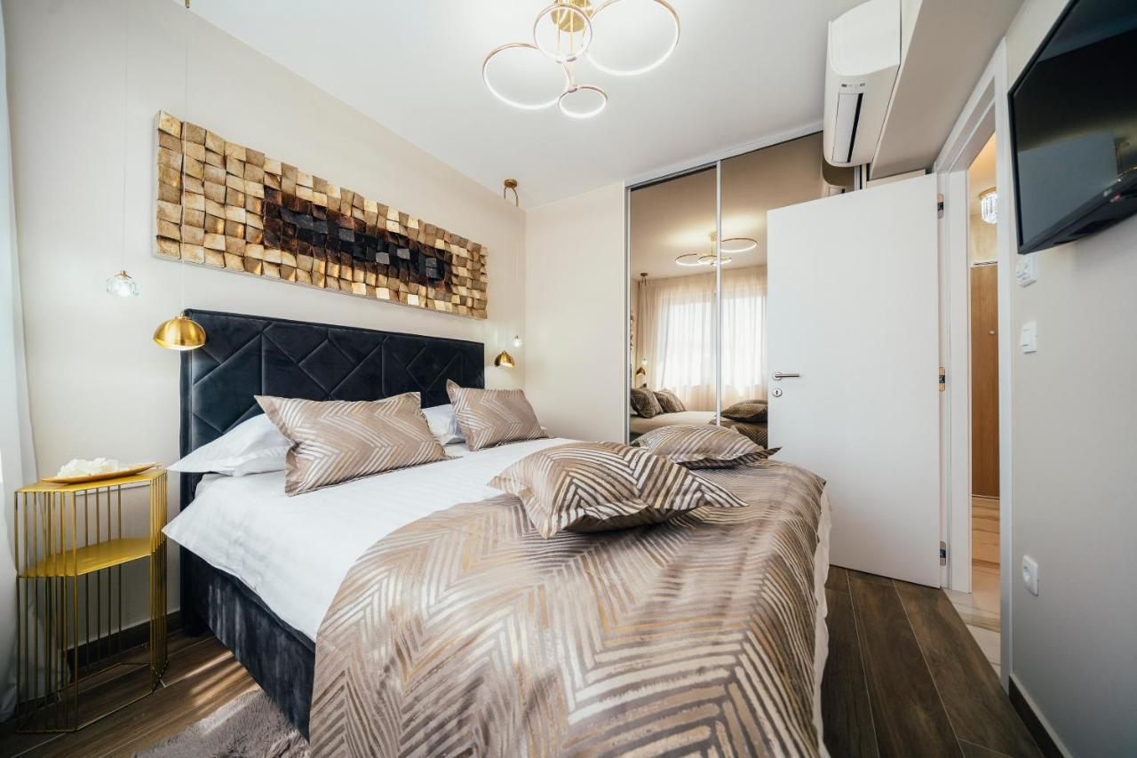 Apartment Rixos Zadar Private Parking Garage Bagian luar foto