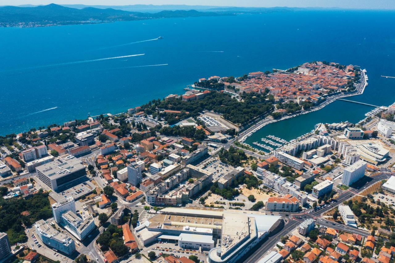 Apartment Rixos Zadar Private Parking Garage Bagian luar foto